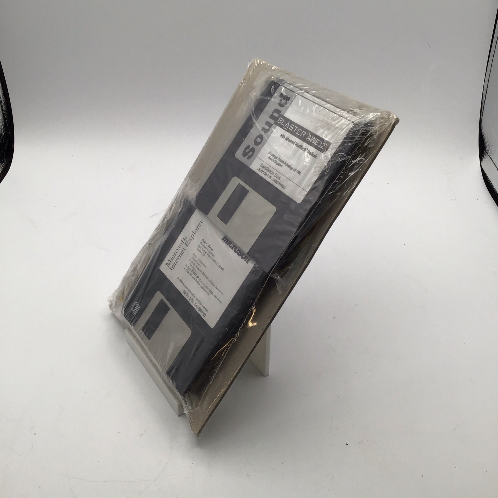 Sealed Sound Blaster AWE 32 w/ Advance WavEffects & Microsoft Floppy Disk