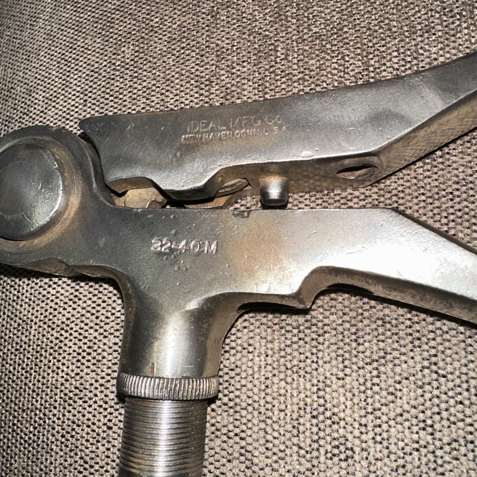 Ideal 32-40M reloading tool. w/ #26 die. may be missing decapper. Fair Condition