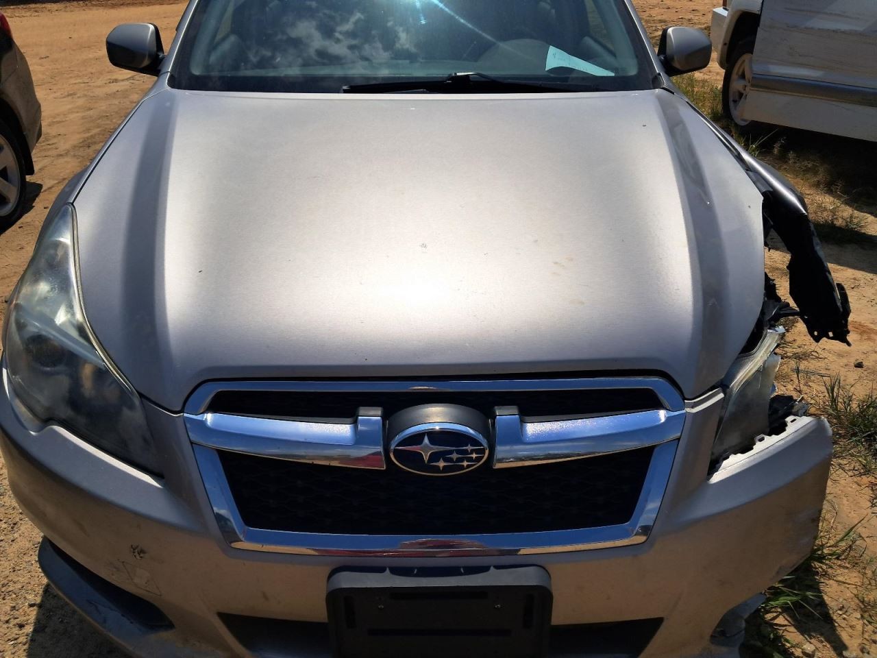 LEGACY 2014 Glove Box 4771552
