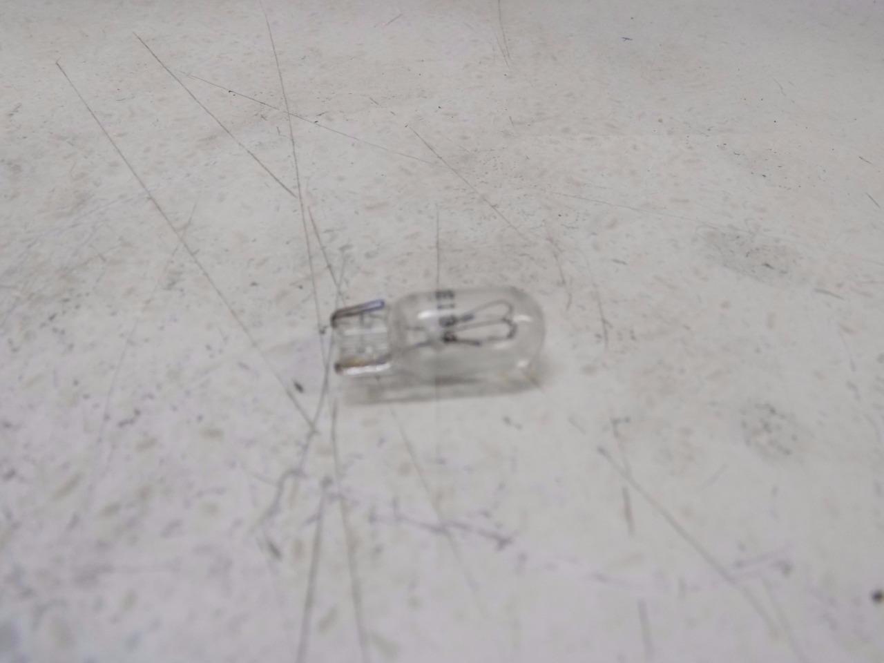 GE 194 REPLACEMENT LIGHT BULBS (LOT OF 20)