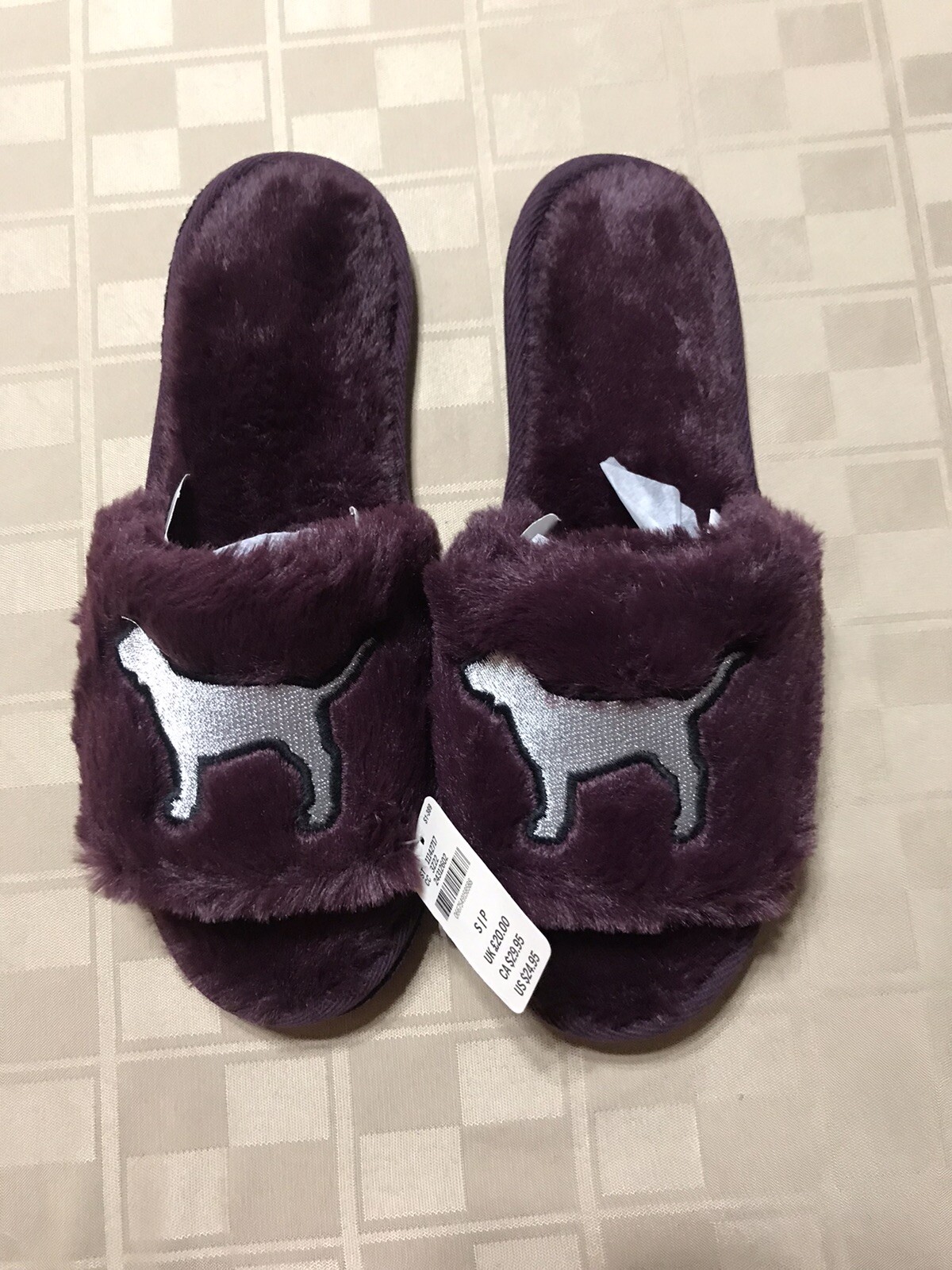 NEW VS PINK Dog Logo Women’s Burgundy Plush Slippers Size S Small 5 - 6 Maroon