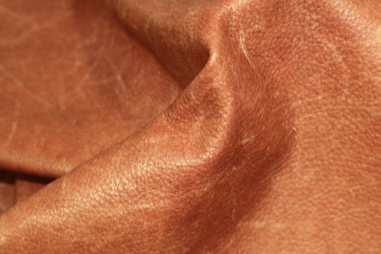 Sunset Red Very Natural with natural markings Light Finish 1.0 mm ZE17 15"X15"