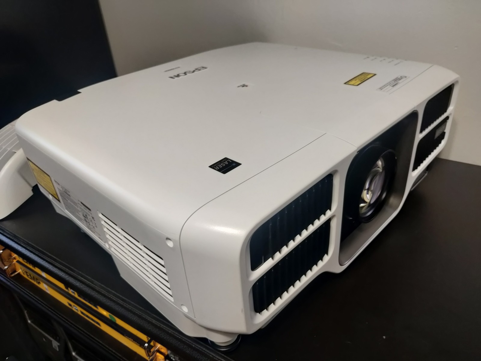 Epson Pro L1500UH H910A with ELPLM15 Lens