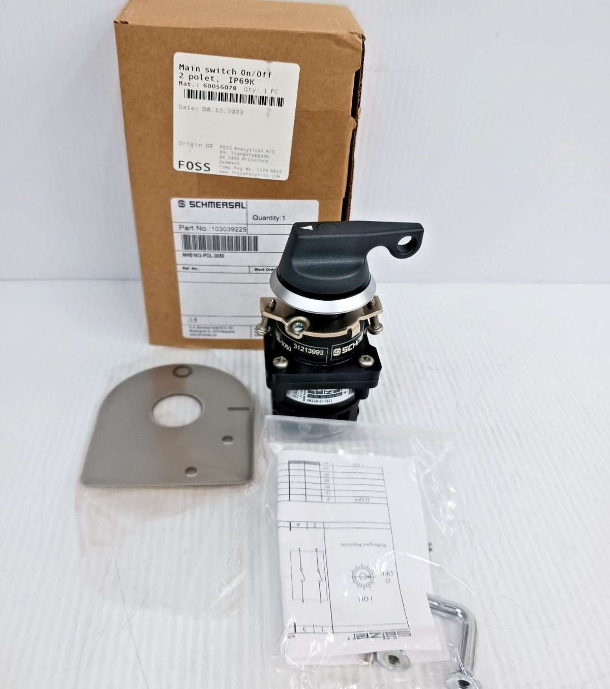 New Schnersal NHS16/2-POL-3050 Main Switch Salzer M220-61192