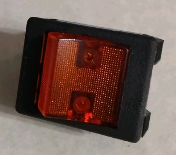 ROCKER SWITCH  ON-OFF SPST ALT AMBER NEON 125/250 VAC 20AMP  OSLO-CRTL1A125V3M9