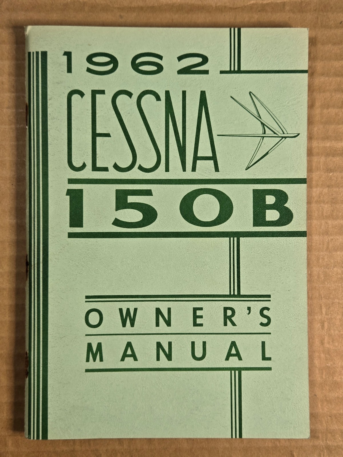 CESSNA 150B Airplane Aircraft Owner's Manual 1964  -  Good Condition