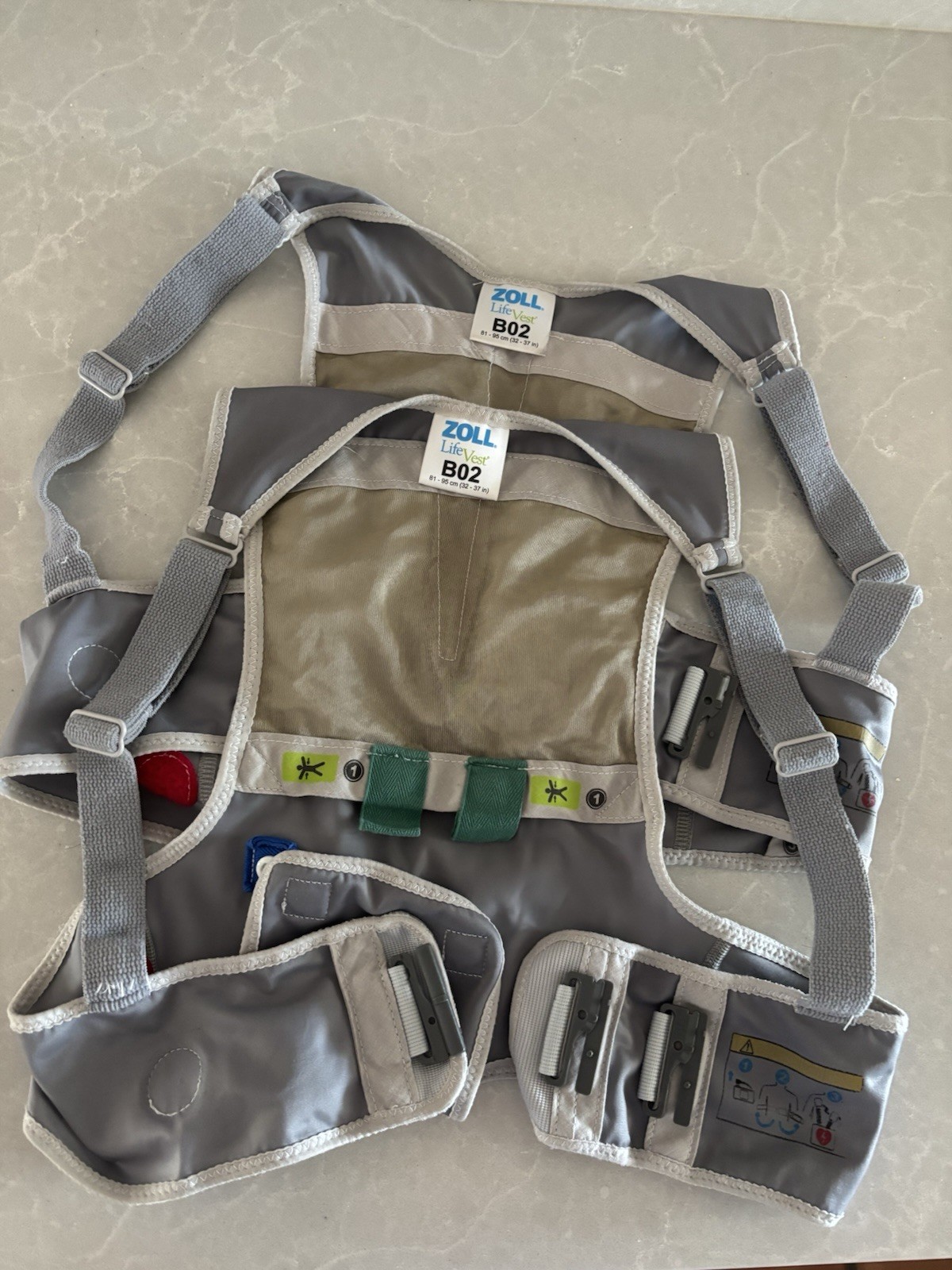 2 ZOLL LIFE VEST GARMENT ONLY B02 32-37 INCHES  GARMENT ONLY