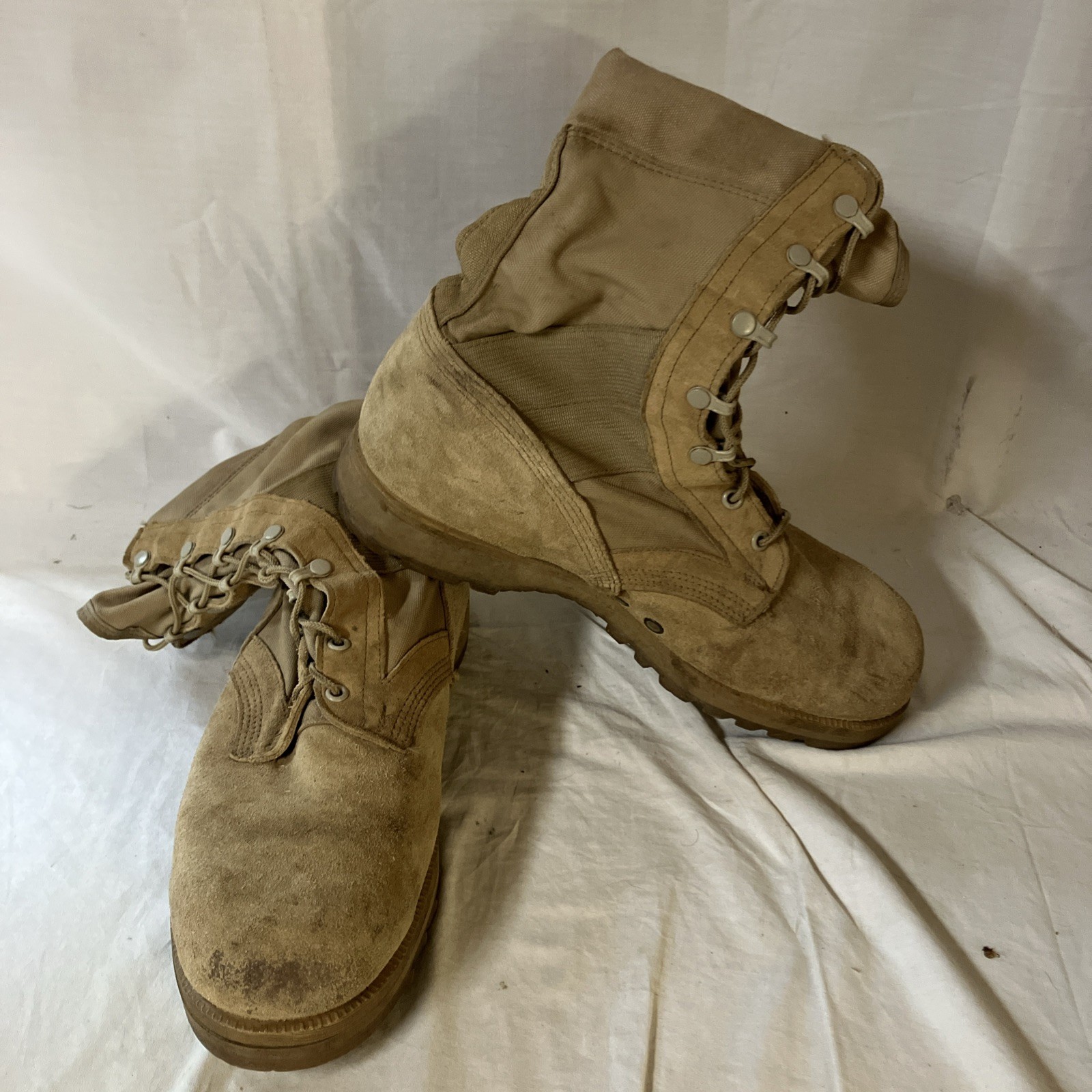 USGI Wellco  Army Desert Combat Boots Vibram Soles Mens 11XW 11 XW Khaki Brown