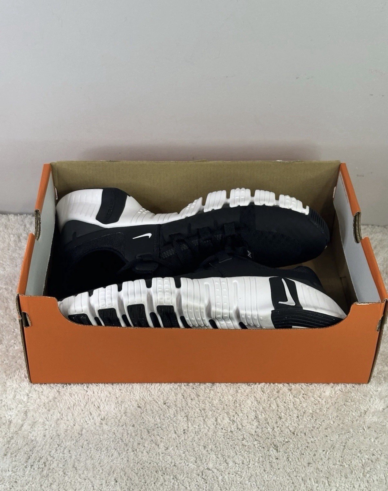Mens Nike Free Metcon 5 Black/White size 10.5