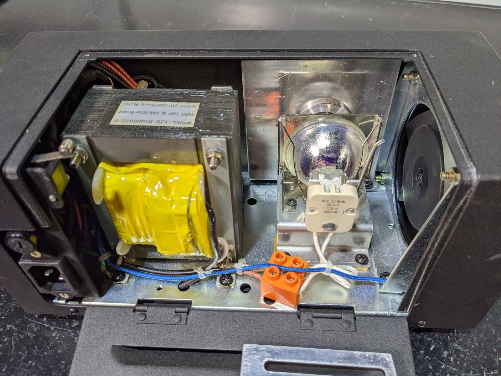 Fisher Scientific 1256236 Fiber Optic Illuminator Source