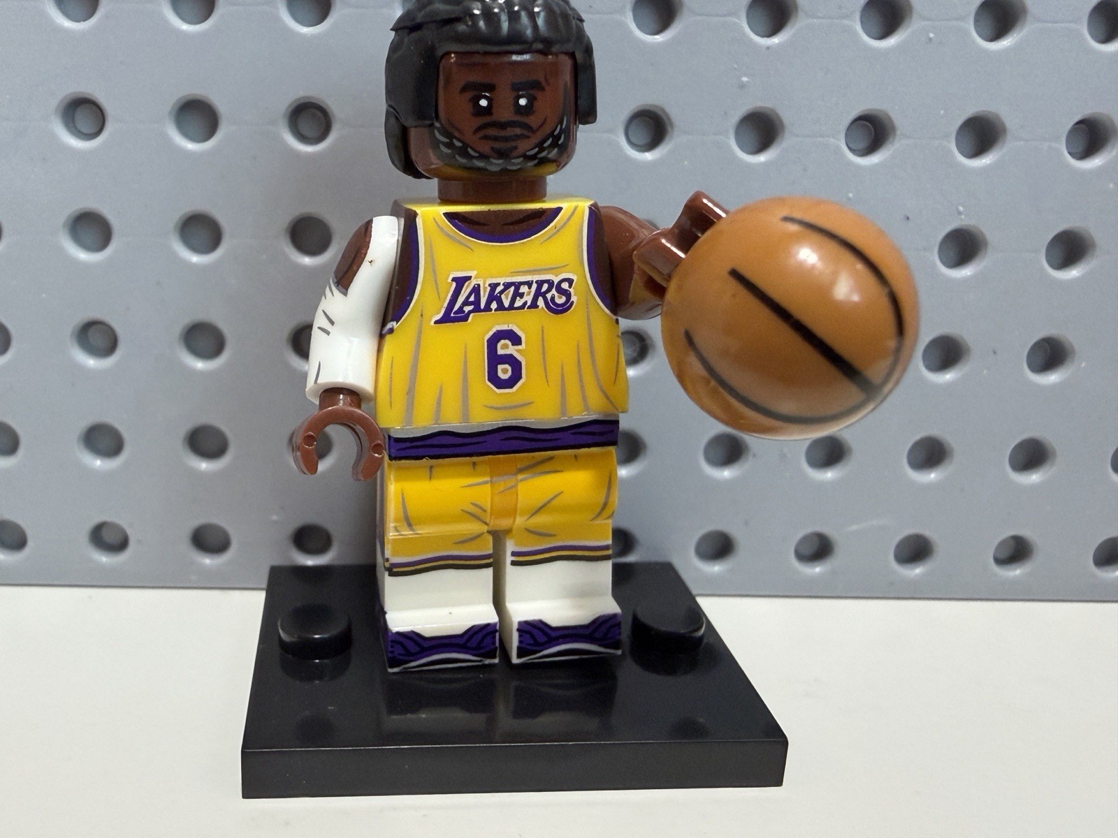 LEGO NBA LeBron James Lakers Custom MInifgure New