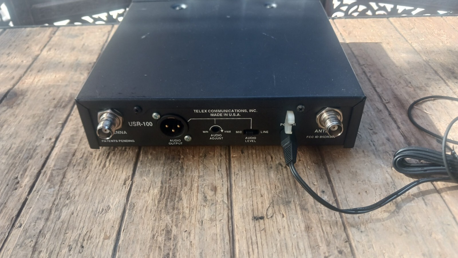 Telex USR-100 UHF Wireless Microphone Combo System