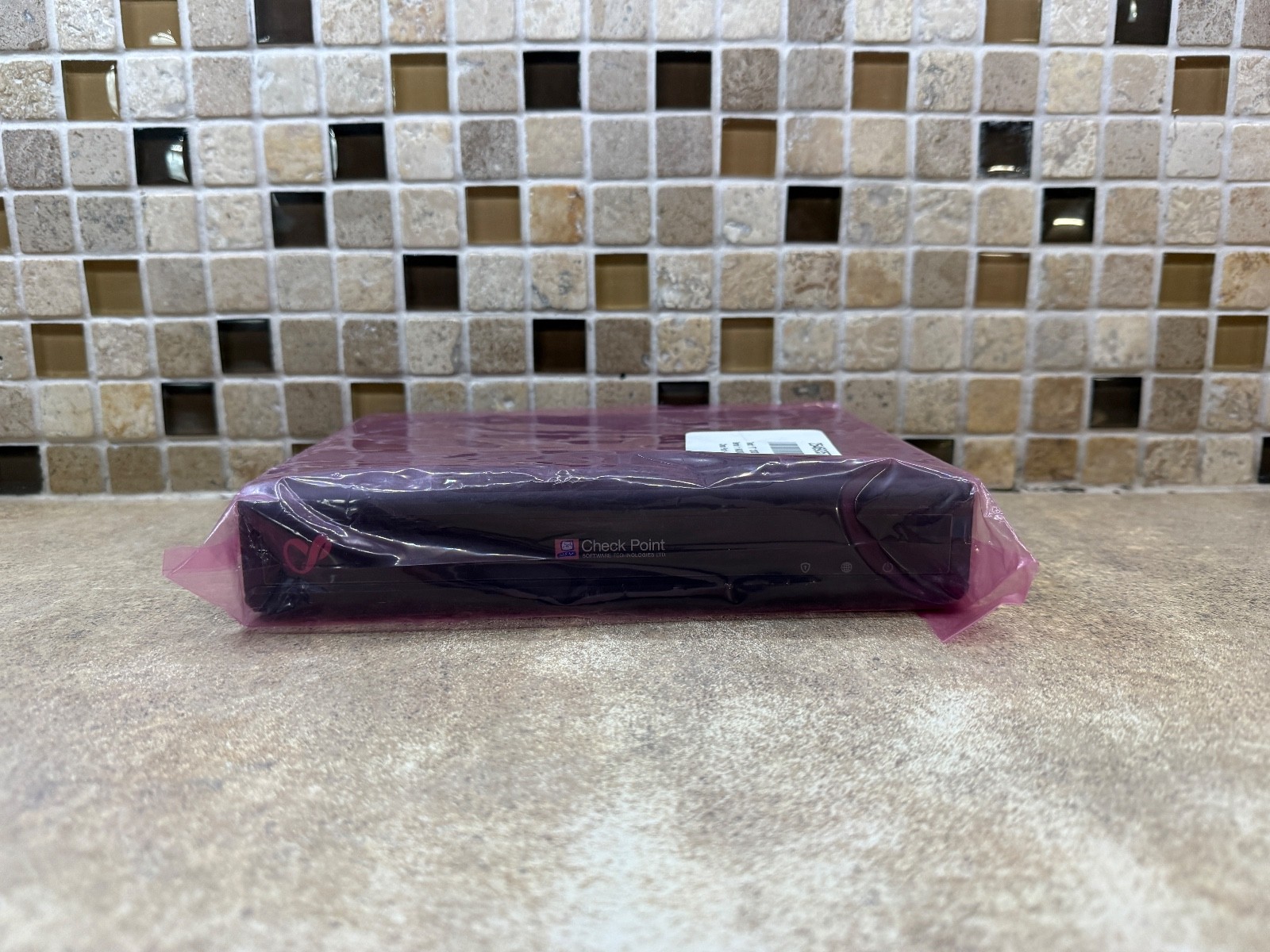 CHECK POINT V-80W 1550 NEXT GENERATION APPLIANCE WiFi