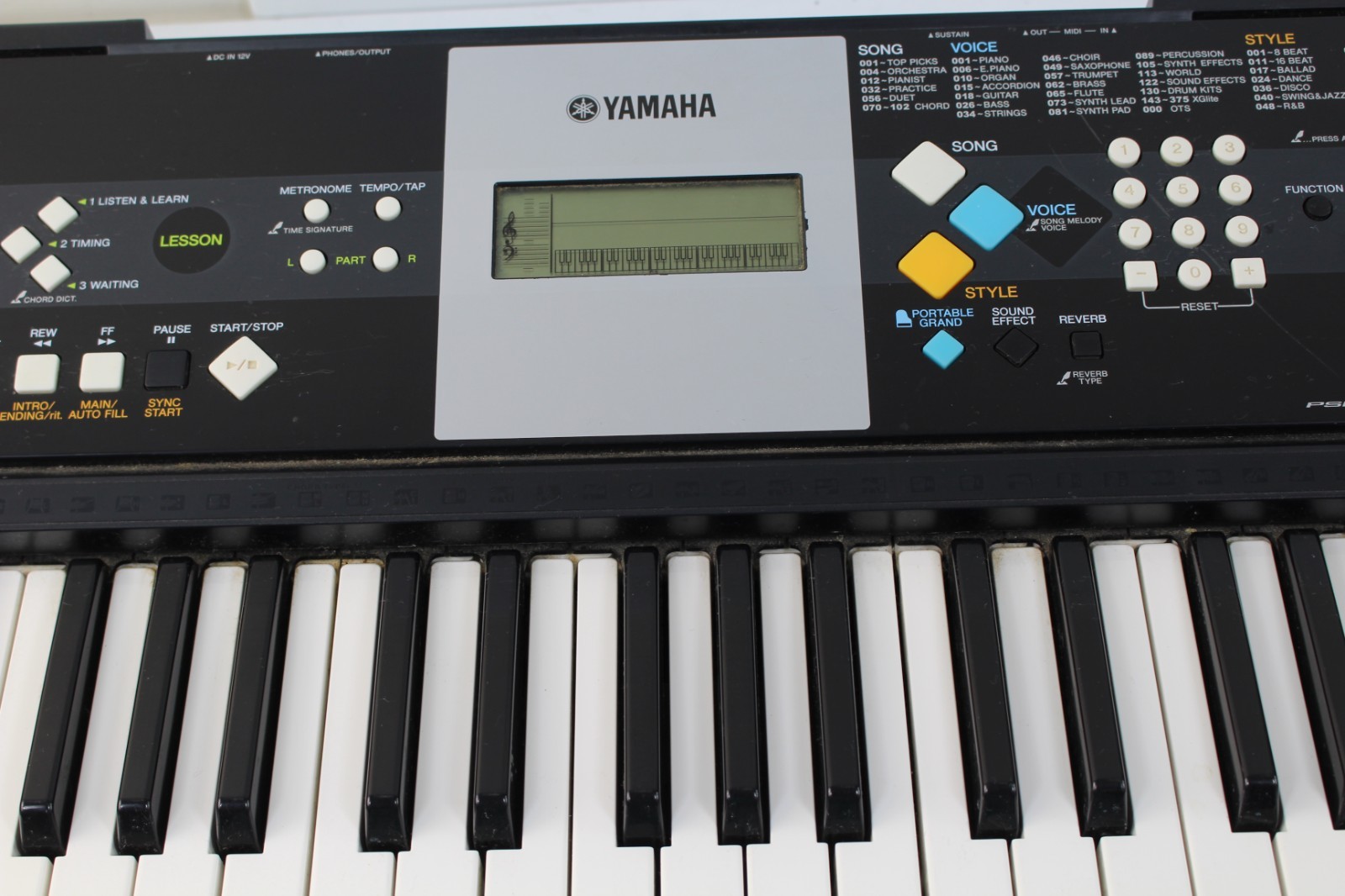 Yamaha PSR-E223 61 key Electronics Keyboard/Synth w/Effects (AC, or AA) #R8183
