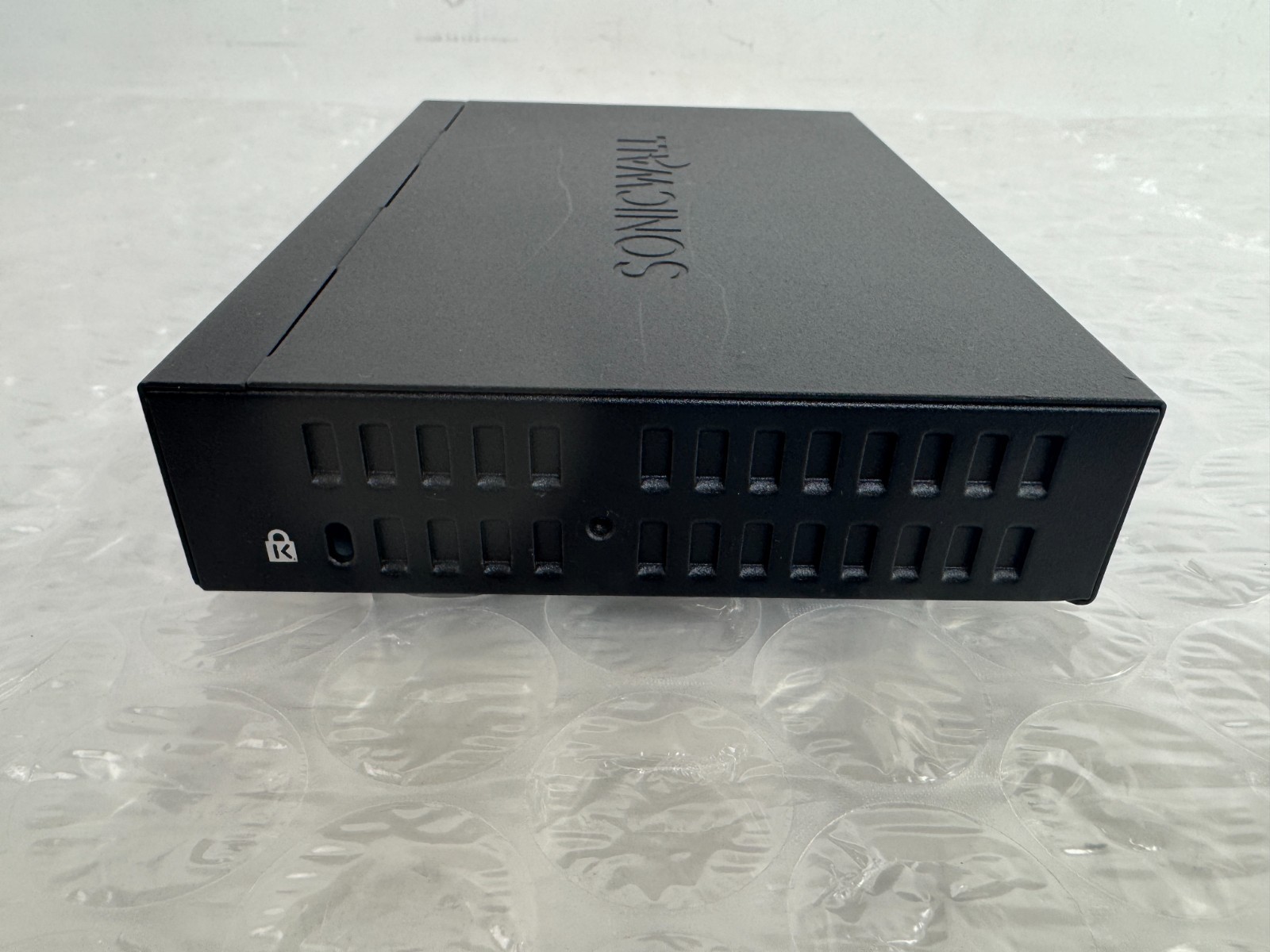 SonicWALL TZ300 Firewall Appliance APL28-0B4