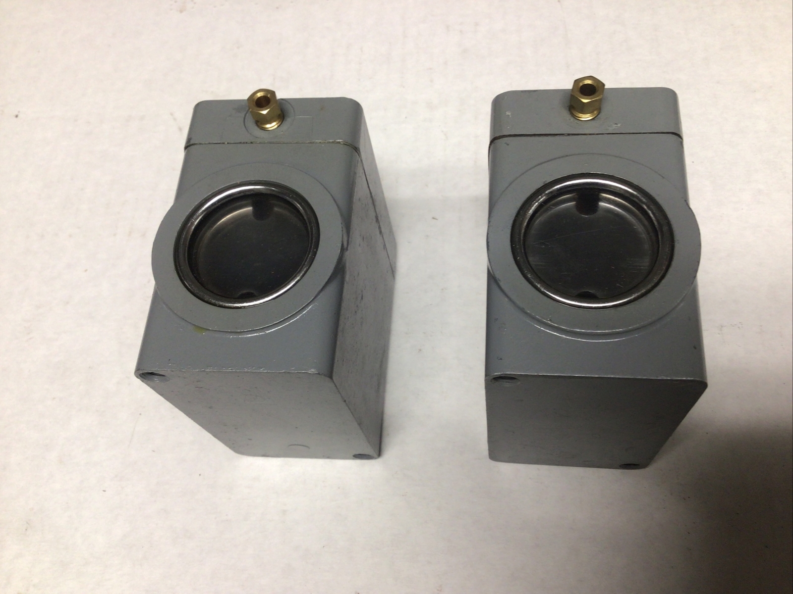 2 Manual Lubicators