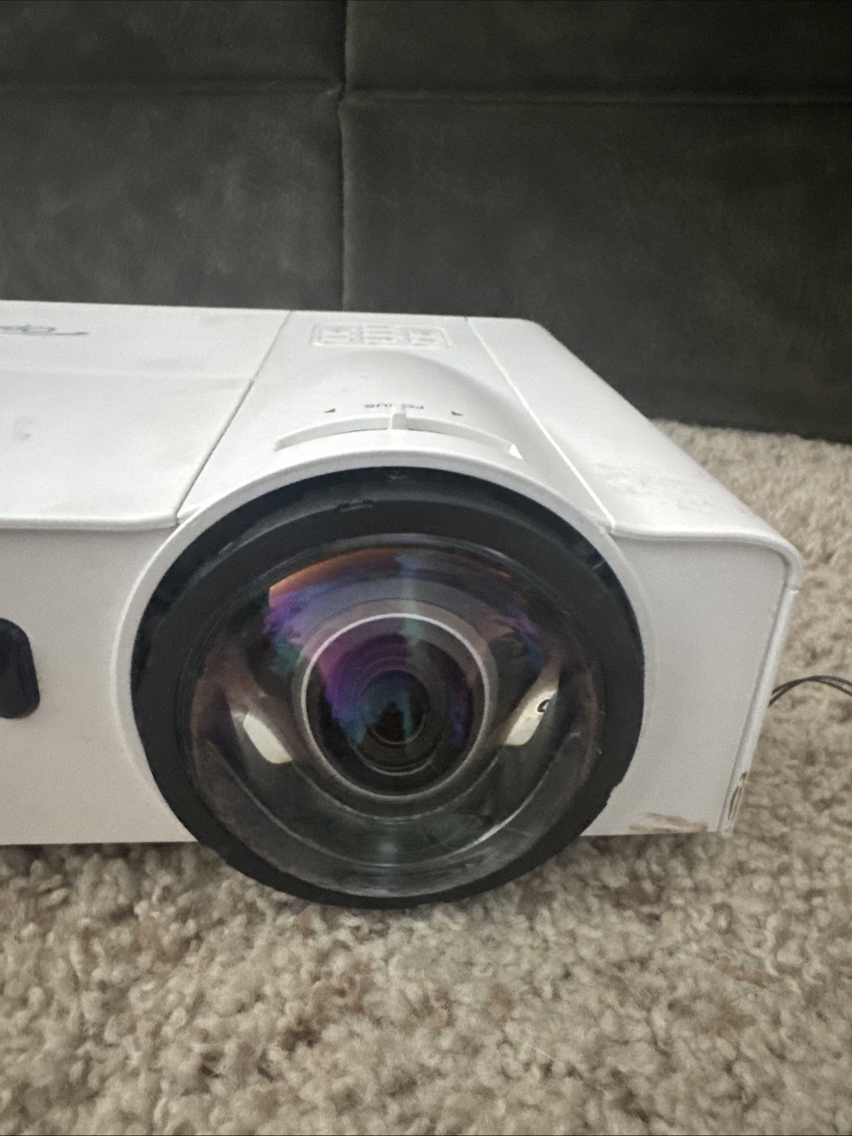 Optima Short Throw Projector, For parts, Powers on, Likely Bad Lens Issue
