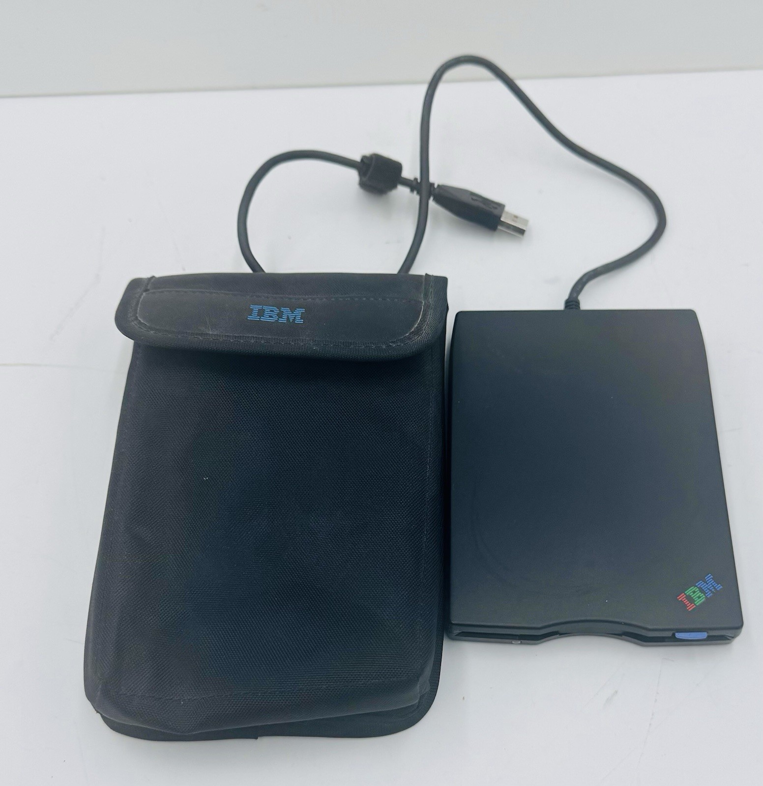 IBM Portable USB Diskette Drive 06P5223 w/case