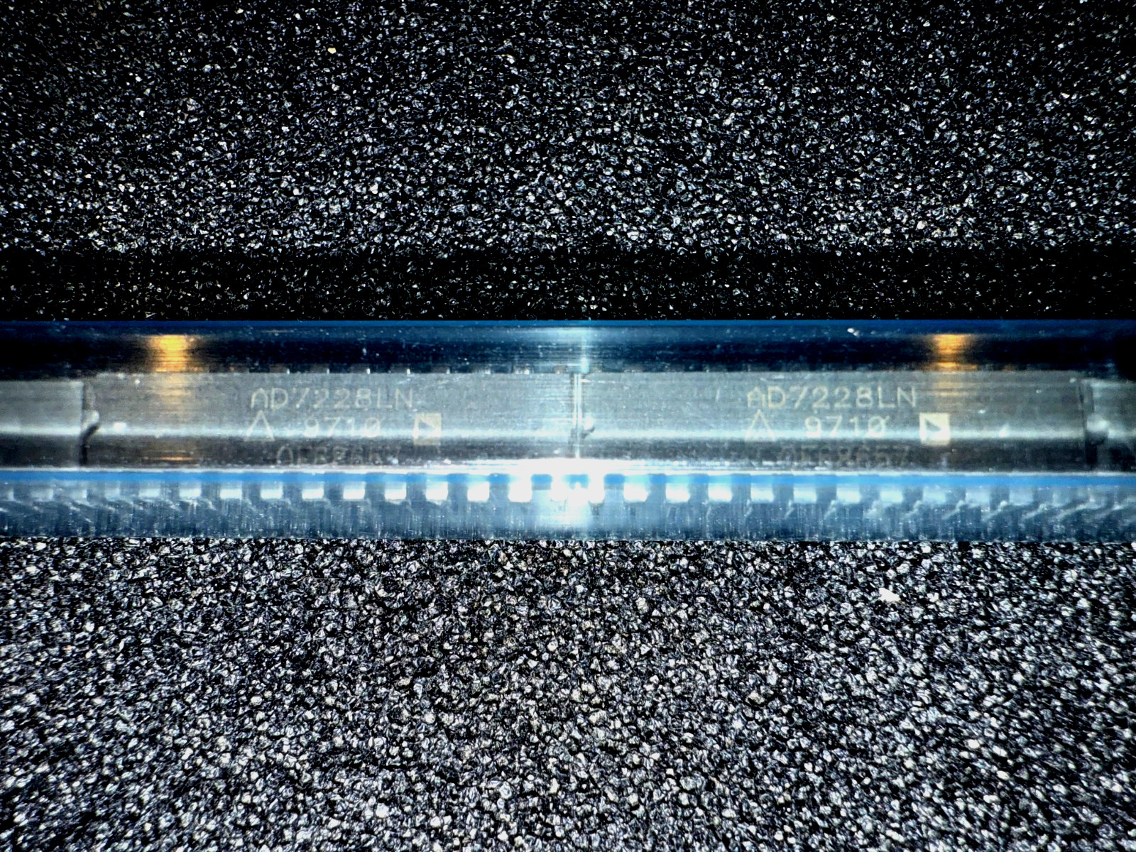 AD7228LN