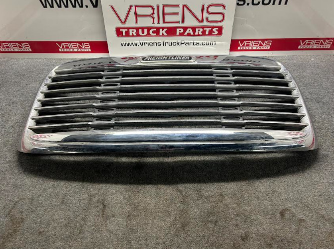 FREIGHTLINER 17-13591 GRILLE