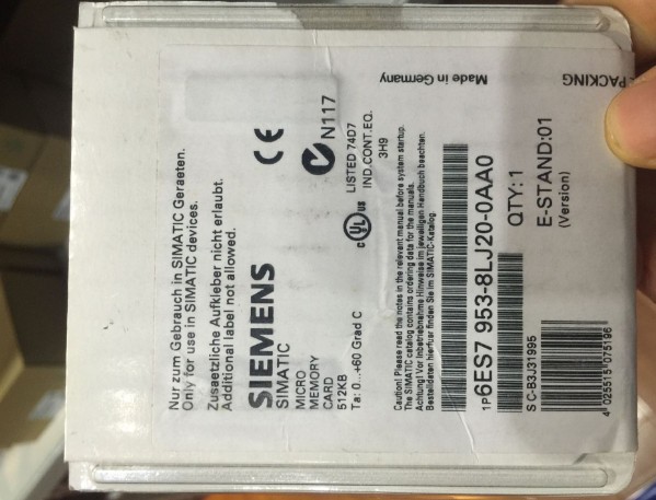 1PCS New Siemens 6ES7953-8LJ20-0AA0 Memory Card 512KB Brand