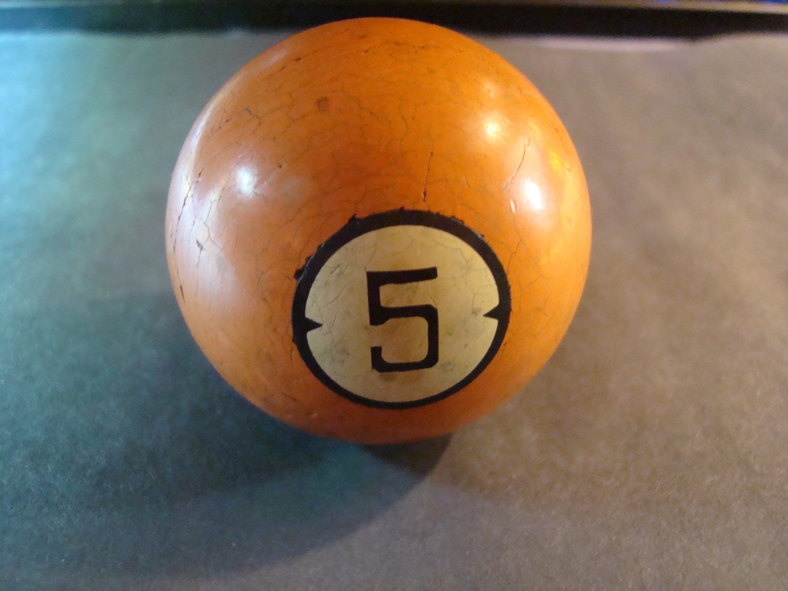 Brunswick Ivorylene Dart clay balls