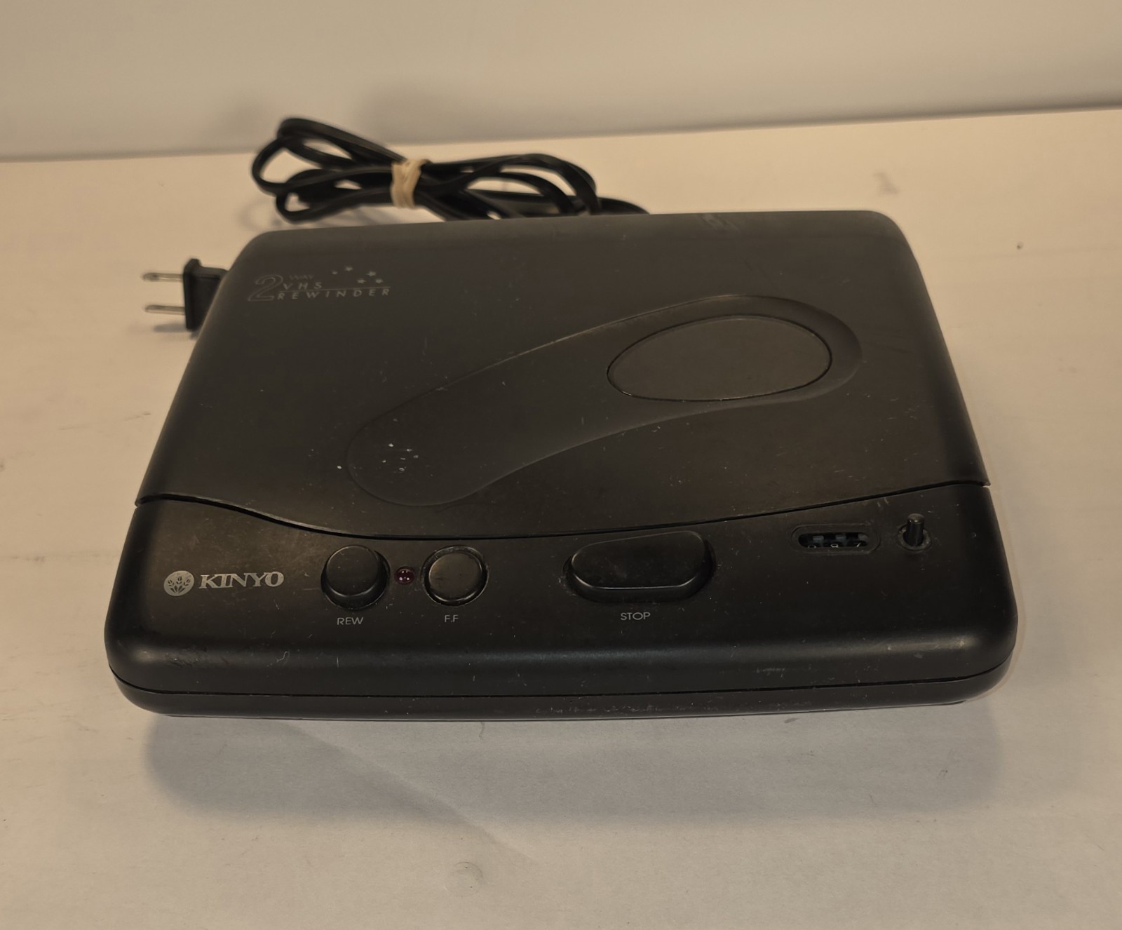Kinyo UV-828 vintage 2 Way VHS video cassette rewinder forward and rewind Tested
