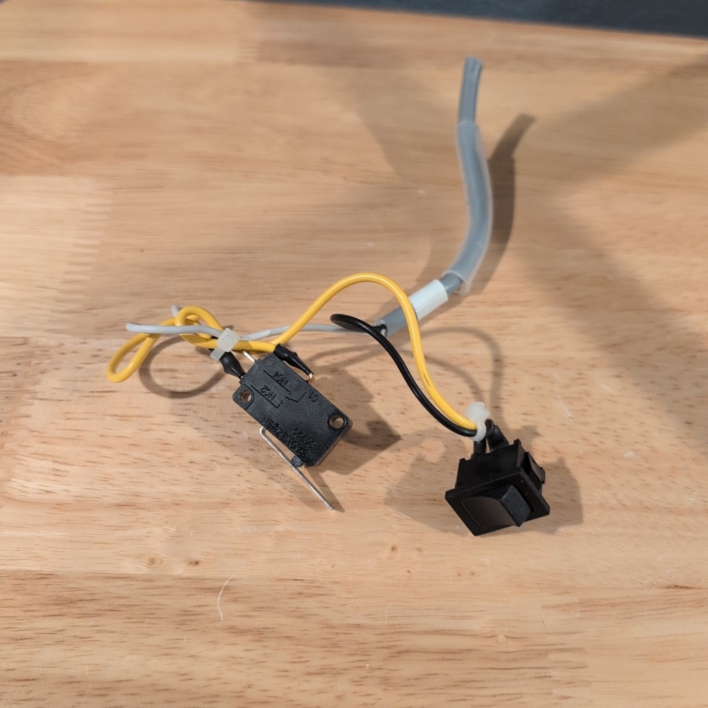 Genuine Breville Juicer Fountain BJE200XL Replacement Power and Micro Switches