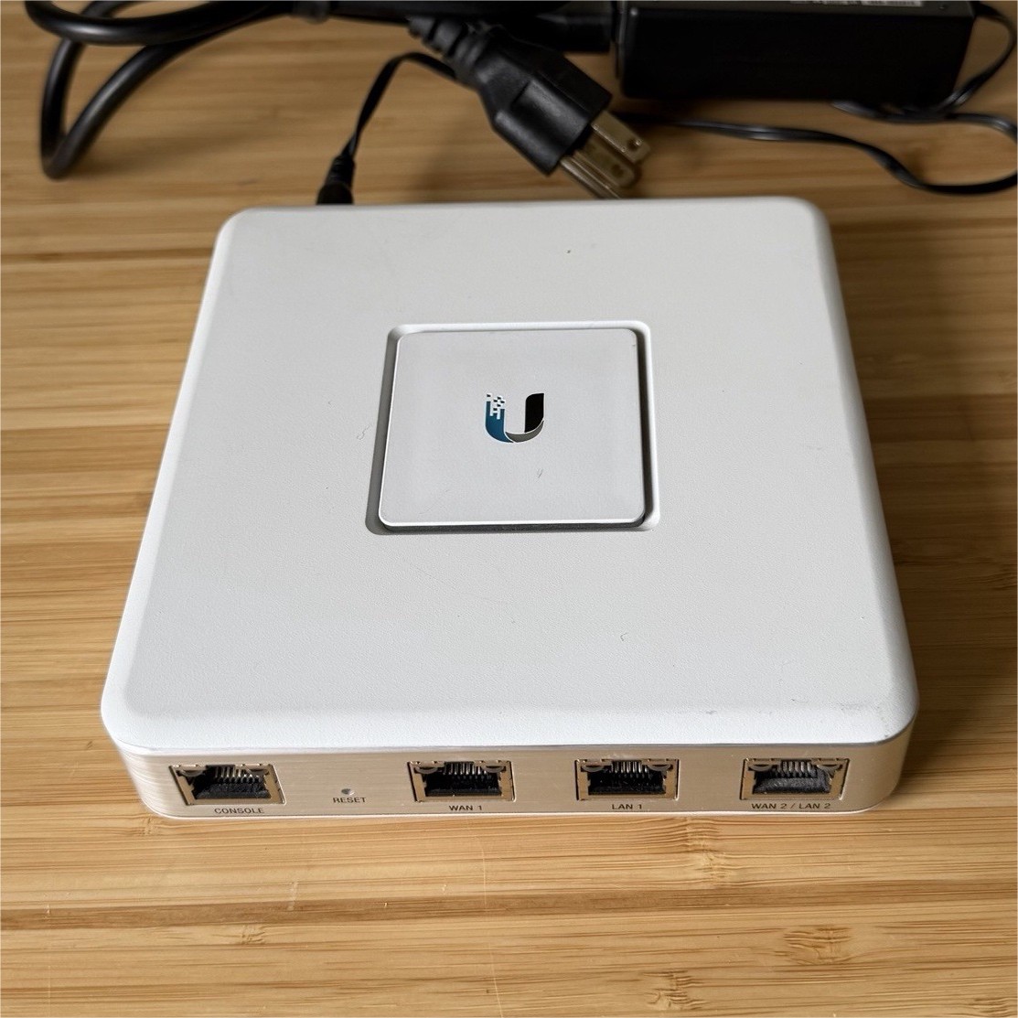 Ubiquiti  UniFi  USG Security Gateway Router USG OEM Firewall & VPN Device