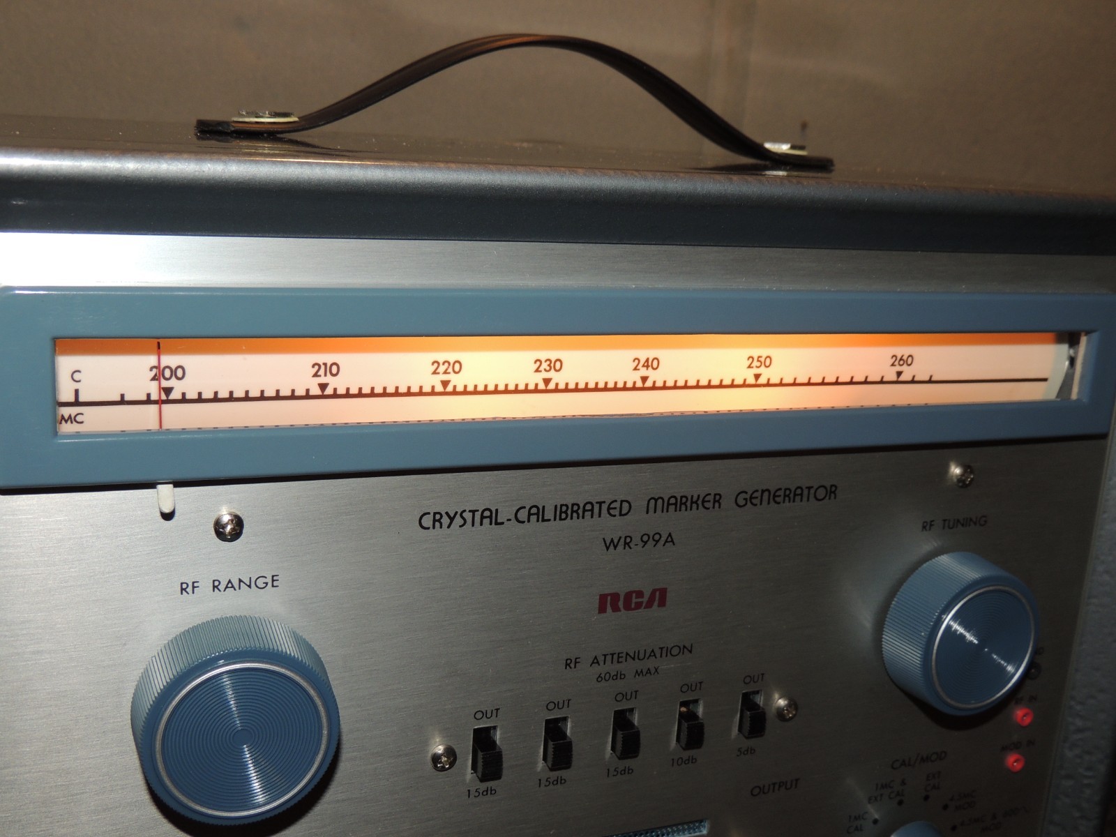 RCA Crystal Calibrated Marker Generator Type WR-99A