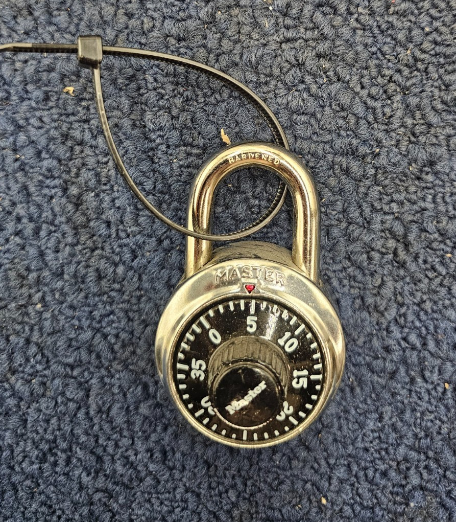 (QTY 5) MasterLock V647 2585952 3923 Combination Padlock NO KEYS