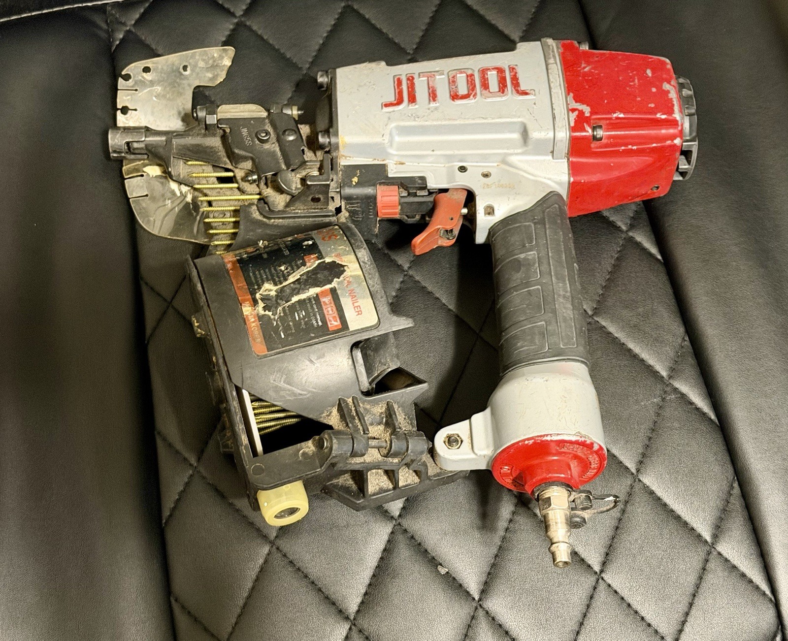 JITOOL Model # JN65S 15 Degree Siding Coil Nailer Pneumatic Air 2-1/2" Used