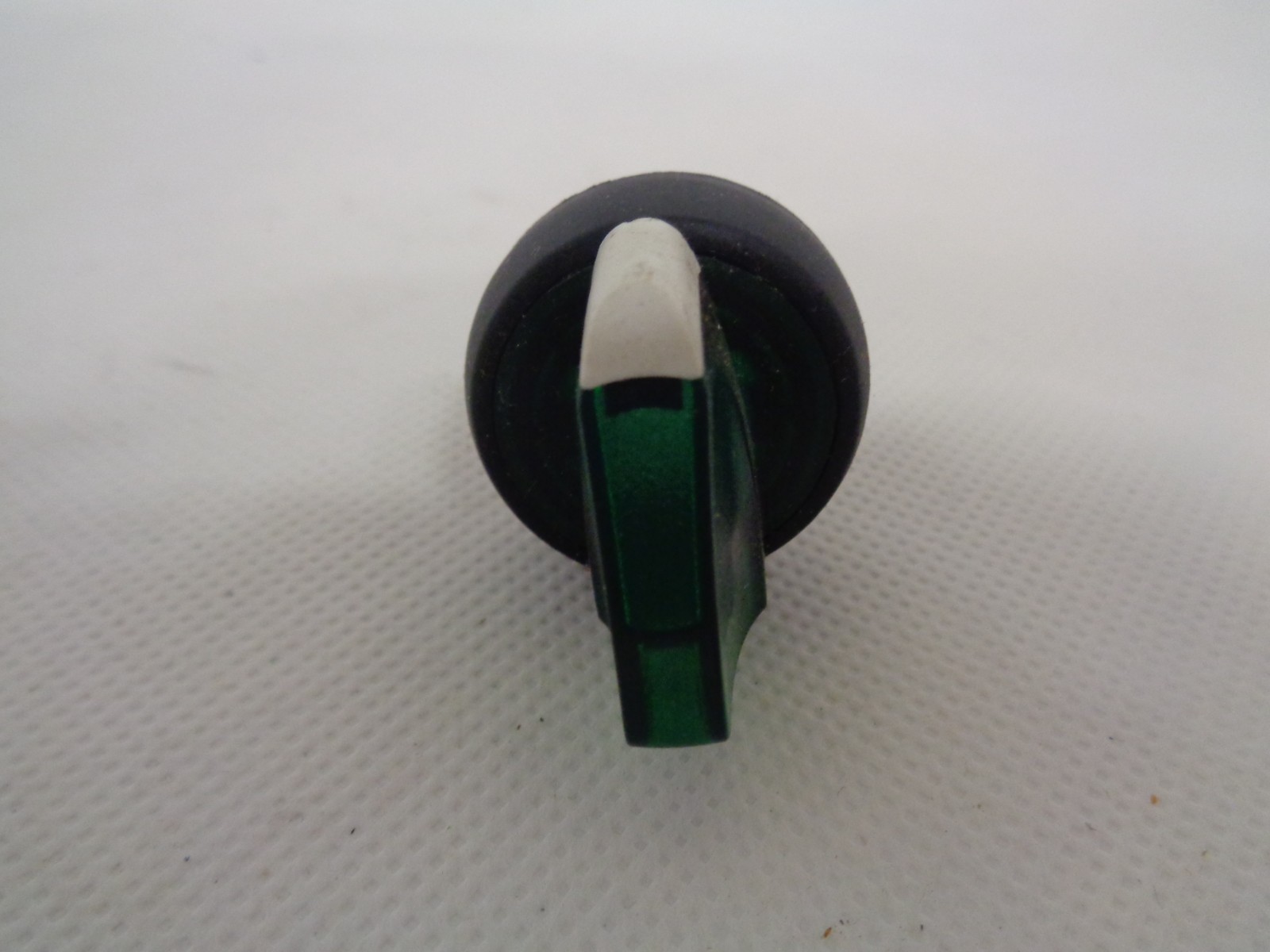 NEW ALLEN-BRADLEY 2-POSITION SPRING RETURN SELECTOR SWITCH ACTUATOR GREEN KNOB