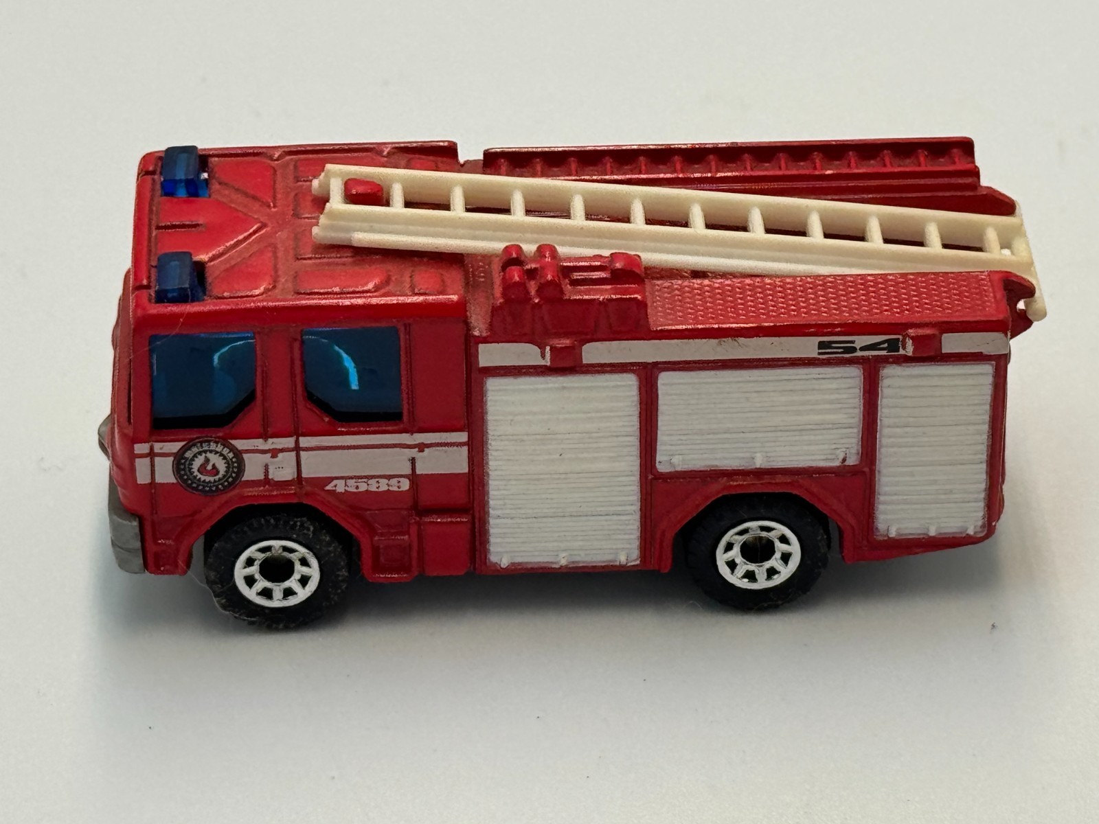 Matchbox #68 Dennis Sabre Fire Truck