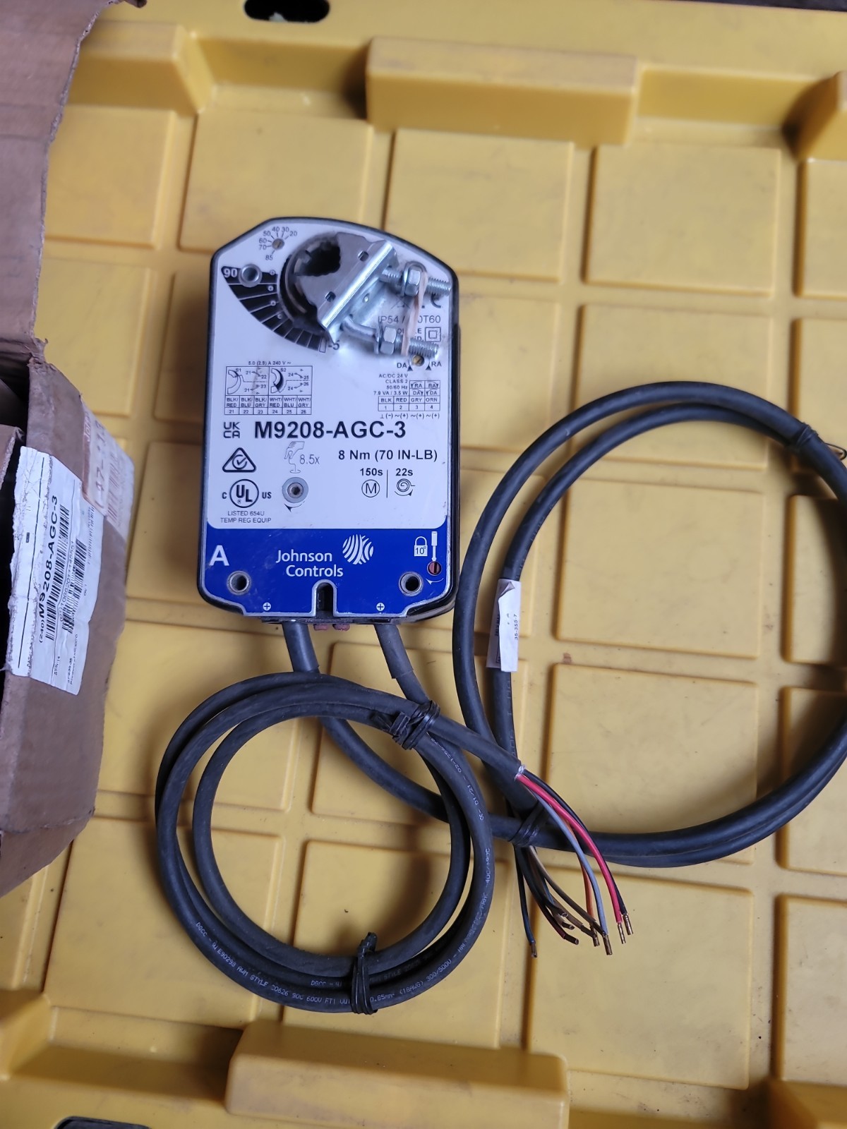 JOHNSON CONTROLS M9208-AGC-3 Direct Mount Electric Spring Return ACTUATOR  NEW!