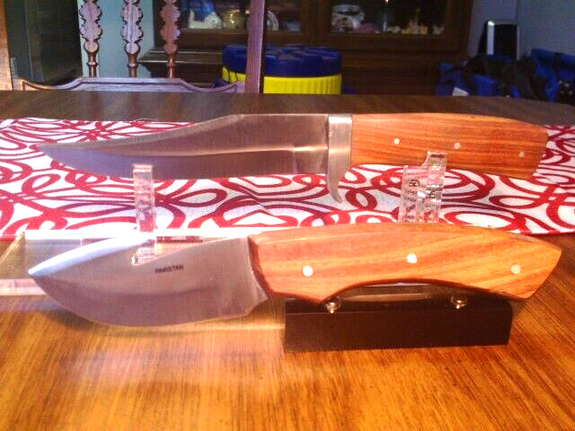 Lot of 2 Hunter Skinner Knives Full Tang Blades 10" & 8" w/Wood Handles +Sheaths