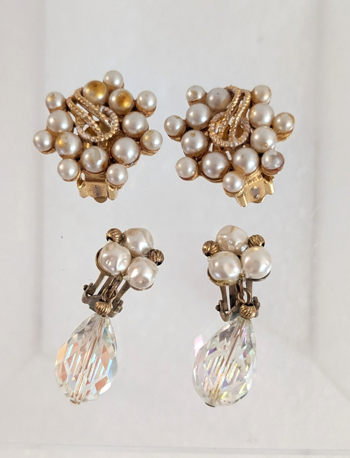 Vtg Lot of 2 Gold Tone White Faux Pearl Dangle Drop Clip On Earrings Bridal