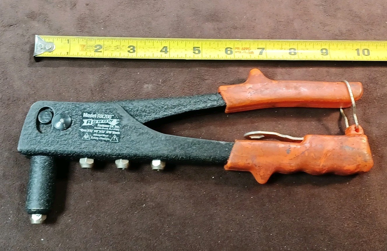 Heavy Duty ARROW Model RH200 Pop Rivet Gun W/ Sets And Wrench