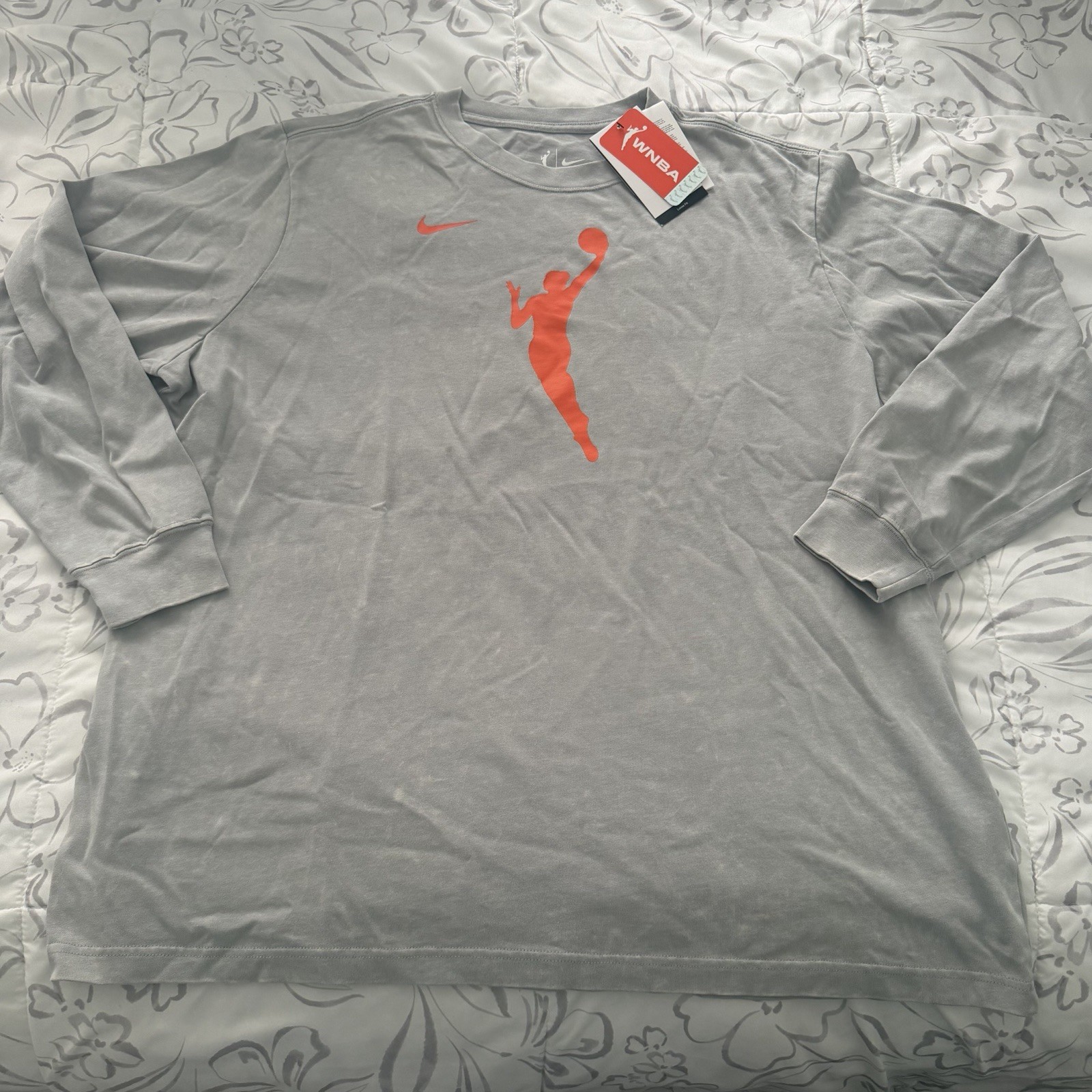 NWT WNBA Nike Women’s Long Sleeve Shirt Size L Heavy Cotton Gray