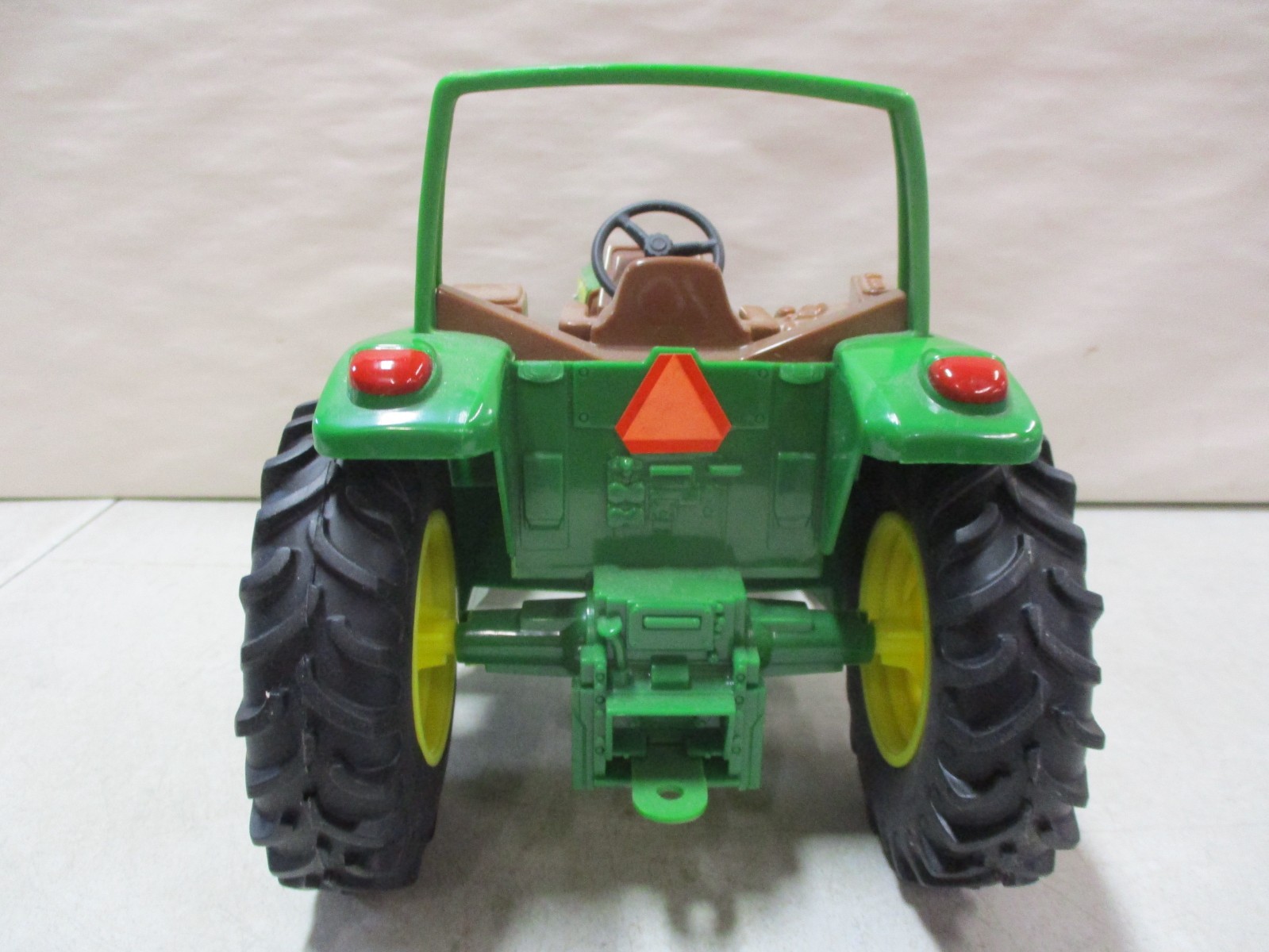 Ertl John Deere Tractor