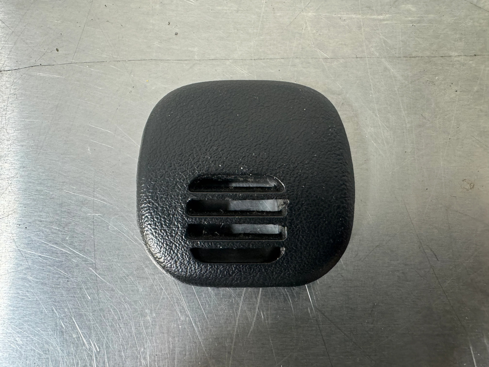 1997 - 2004 C5 CORVETTE INTERIOR AMBIENT AIR TEMP SENSOR GRILLE COVER