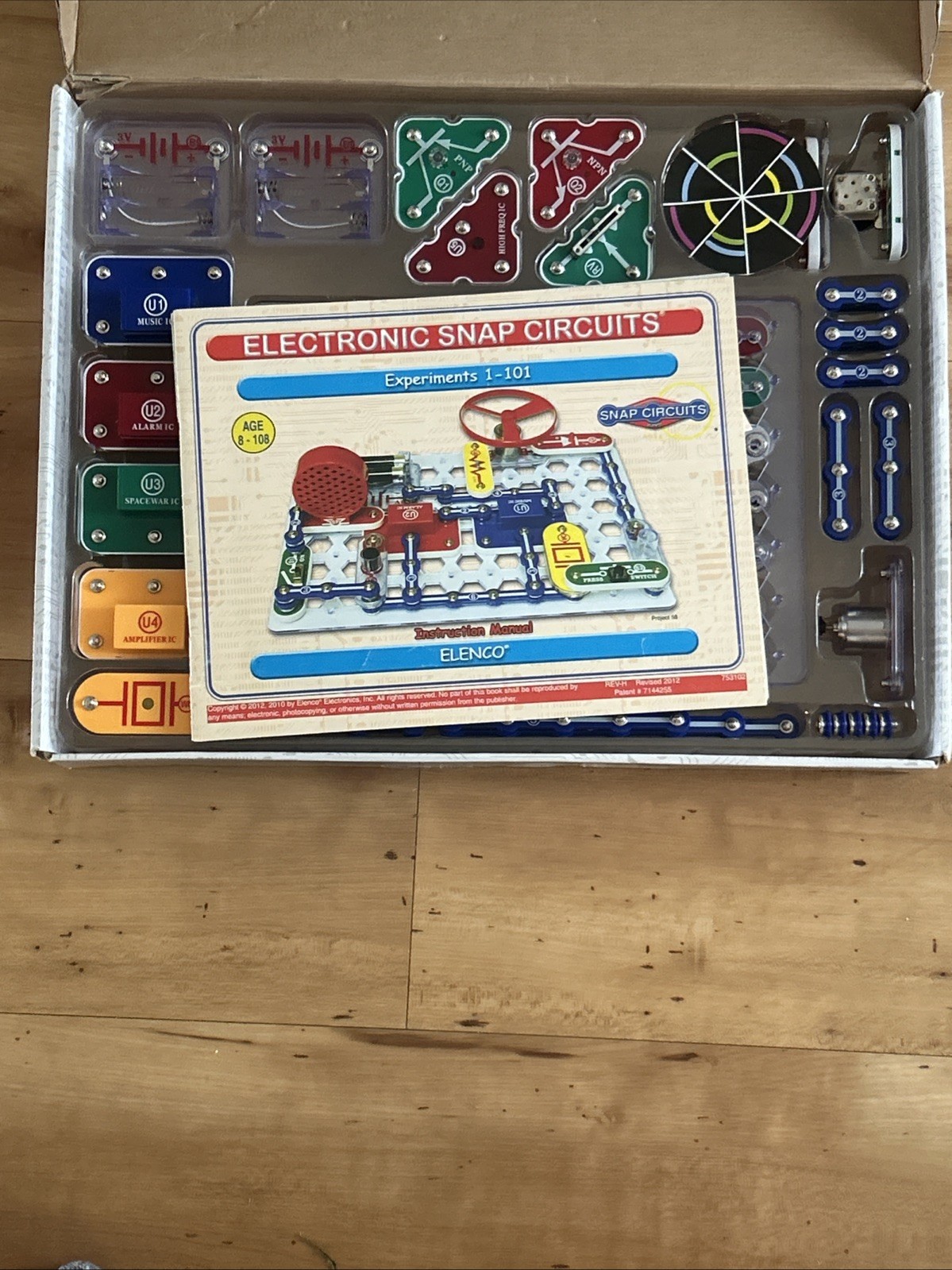 Elenco Electronic Snap Circuits Model SC-300 Project Kit Complete Great