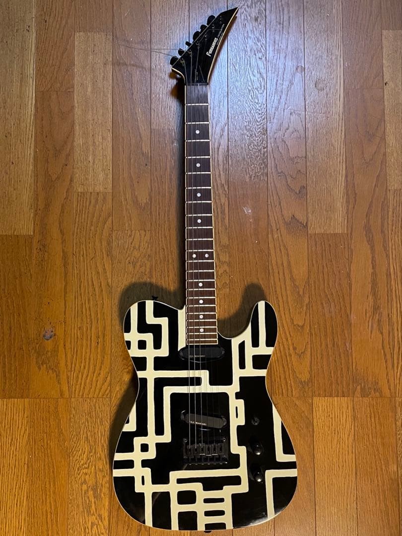 Fernandes Tomoyasu Hotei Model