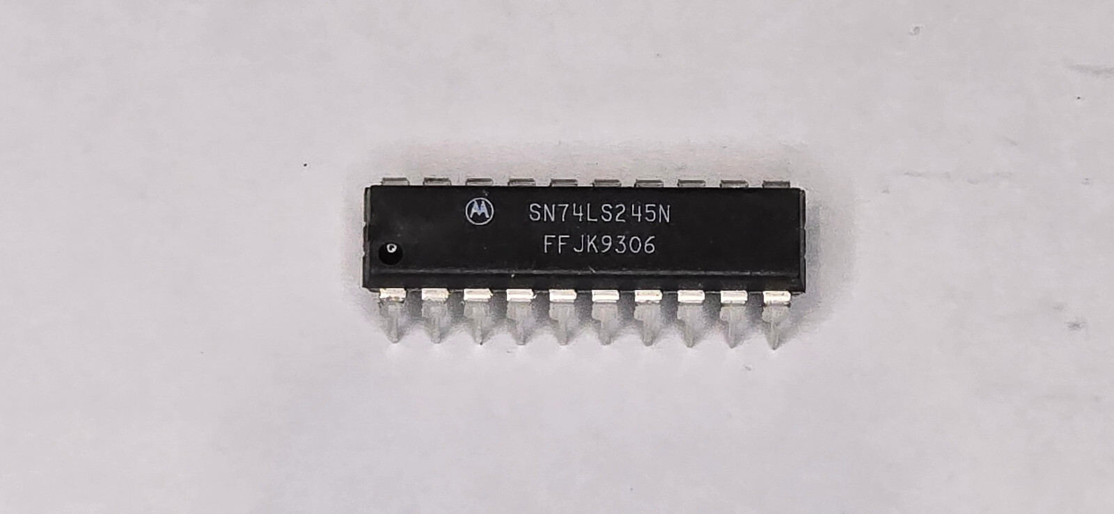 3pcs Motorola 74LS245N octal bus transceiver, 3-state output