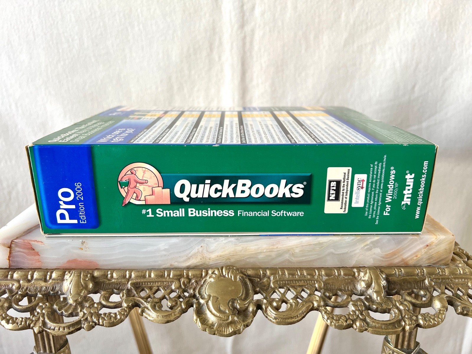 QuickBooks Pro 2006 Complete CD Manual Box Intuit Windows XP W/Product Key