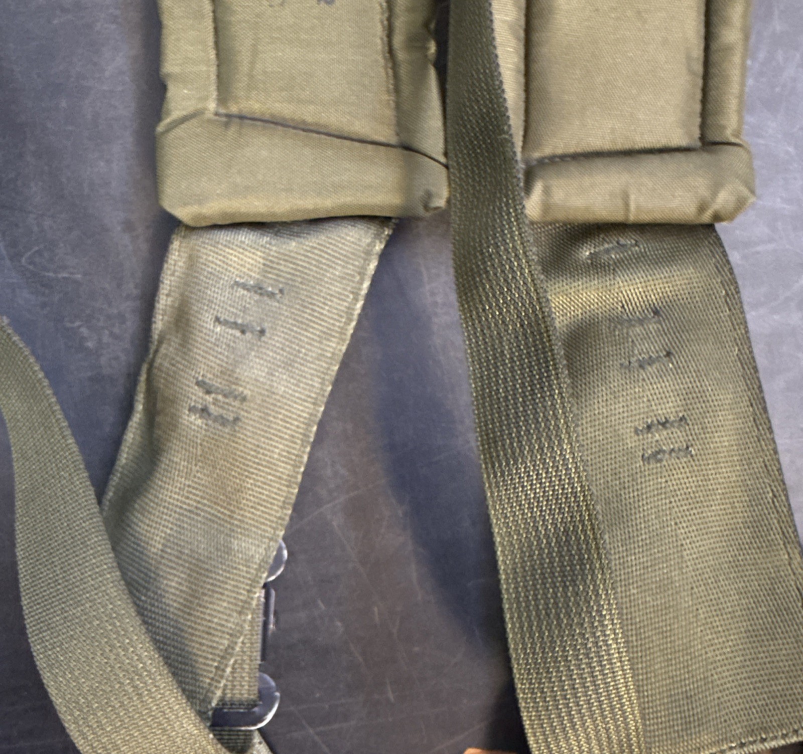 USGI LC-2 OD ALICE PACK QUICK RELEASE SHOULDER STRAPS(227MG)