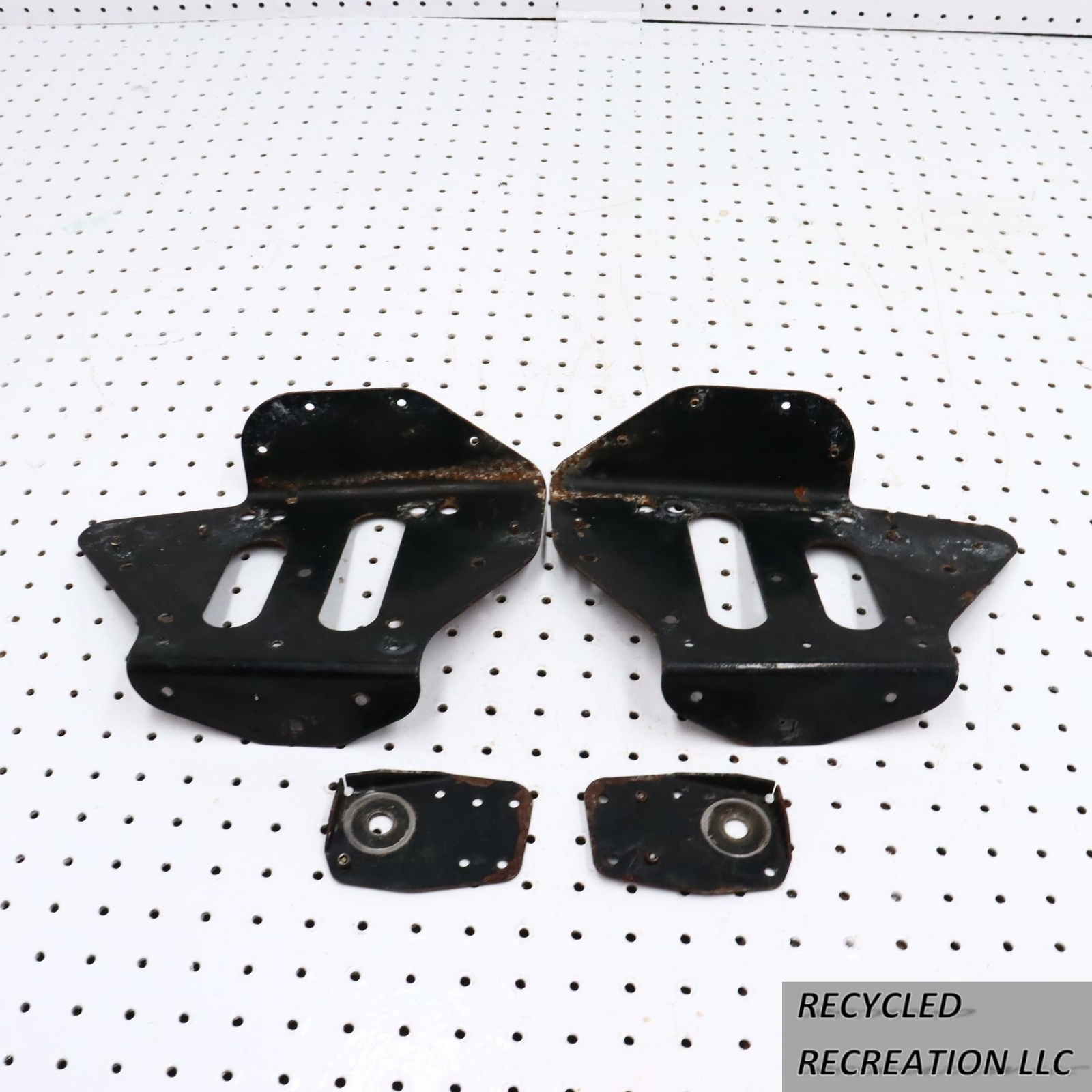 2007 POLARIS IQ 600 REAR SUSPENSION MOUNTING BRACKETS FRONT REAR 5249613 5249612
