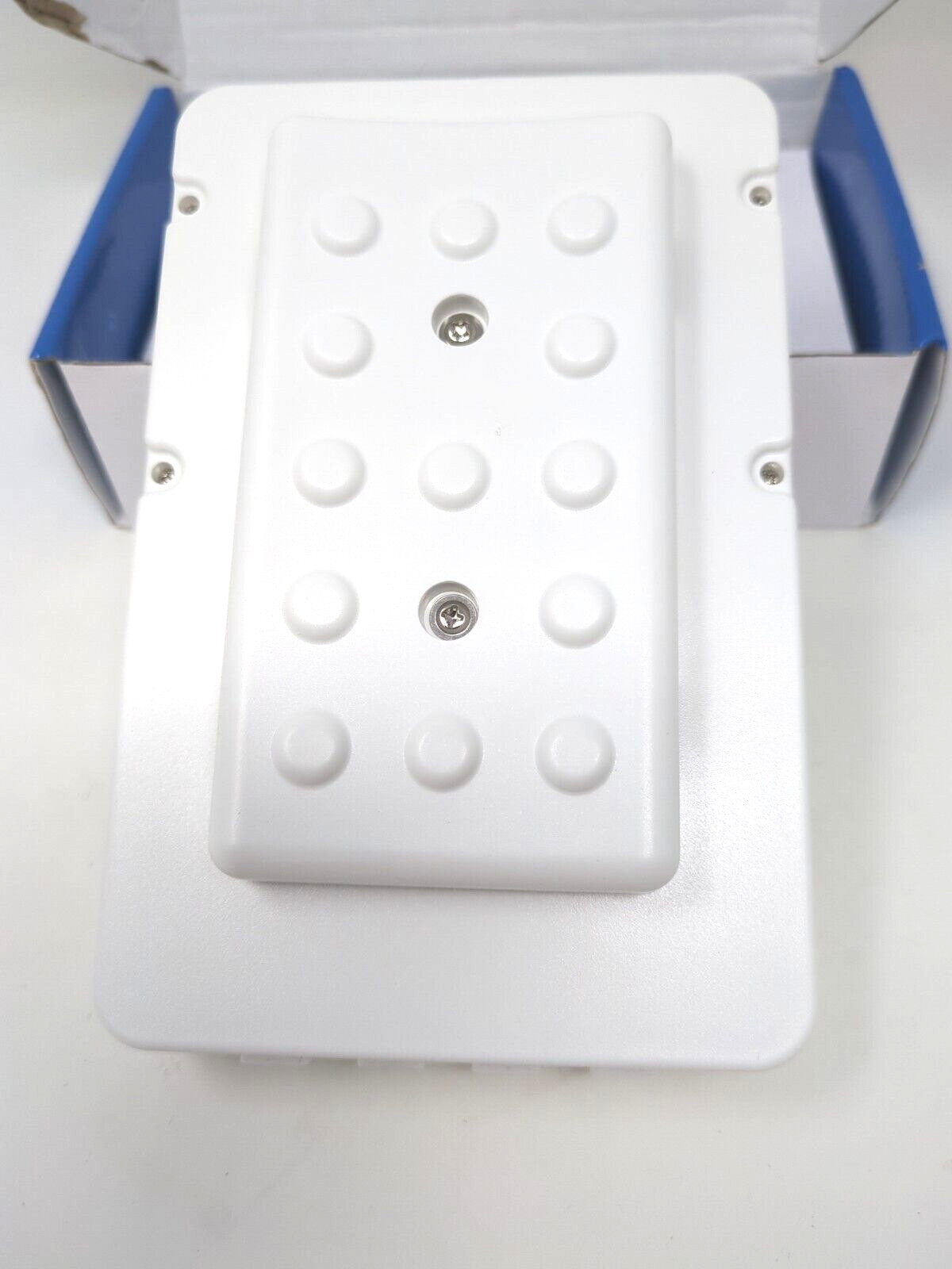 Syncro Bit Helium Chameleon Outdoor Enclosure - New - open box