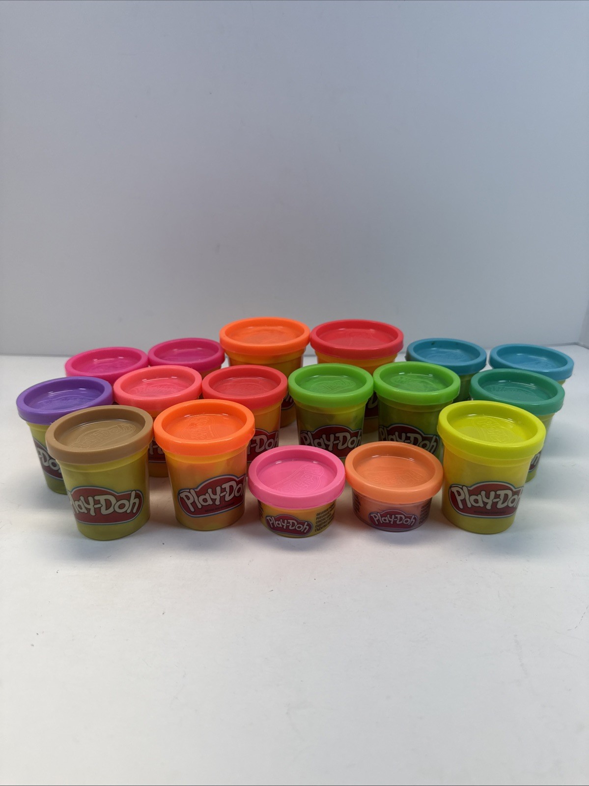 Lot Of 17 Play-Doh Children Molding Dough Orange, Blue, Pink, Green