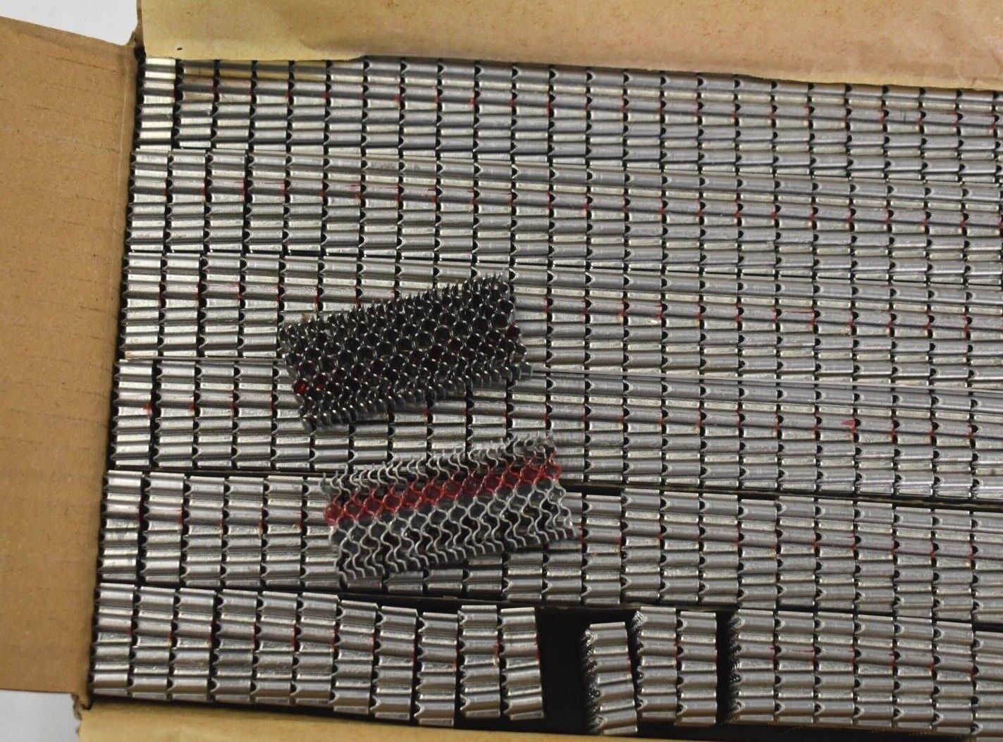 Senco 25 Gauge Bright Basic Staples 1" x 3/8" Corrugated Fasteners 9200 Ct W938